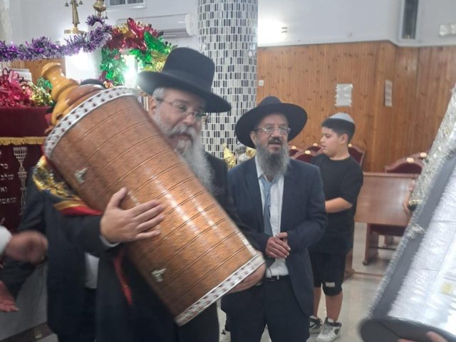 הגר"מ מוגרבי בביהכ יג קדושי אשדוד. א' מיכאלי