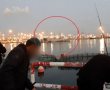 ערבים דגים מול ספינת סטיל באין מפריע (וידאו)