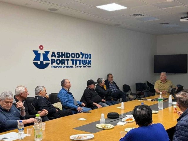 דוברות נמל אשדוד. 