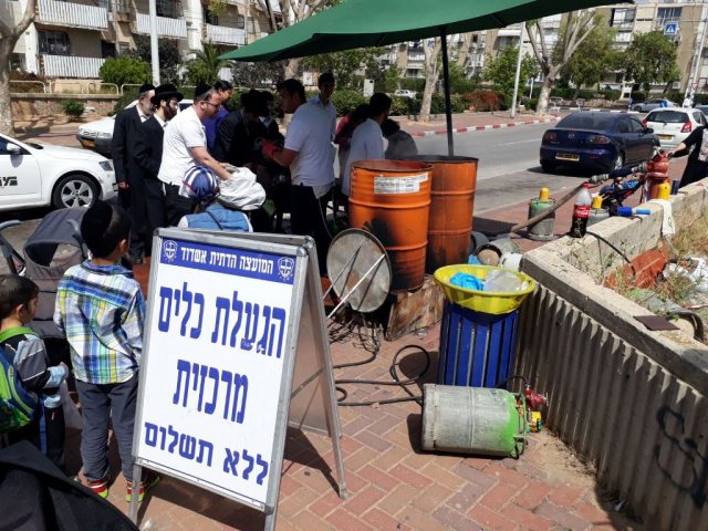 הגעלת כלים המועהד. א.  יכאלי