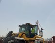 מנכל הנמל על הטרקטור. דוברות הנמל