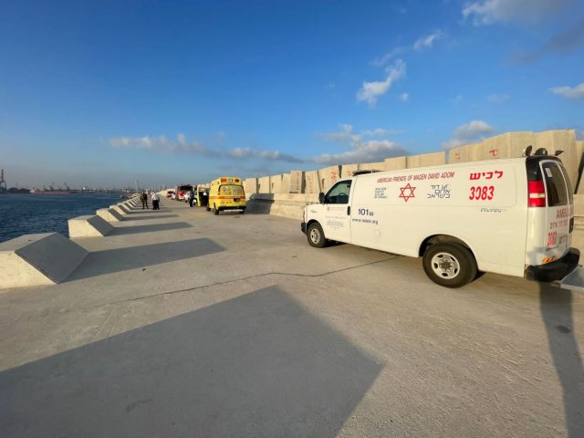 כוחות מד"א וכיבוי והצלה הבוקר בנמל אשדוד