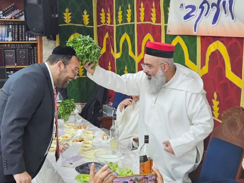 ‘Mimona’ celebration in Ashdod with Shloha Darbanan (video) –