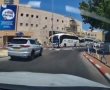 מצמרר: האוטובוס פותח בנסיעה וכמעט דורס את הילדה (וידאו)