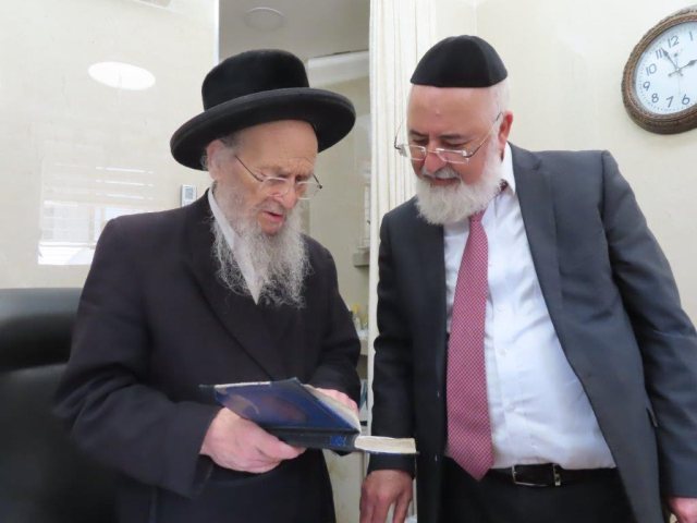 הרב דהן עם הגרח"פ הורביץ. צילום: א' מיכאלי