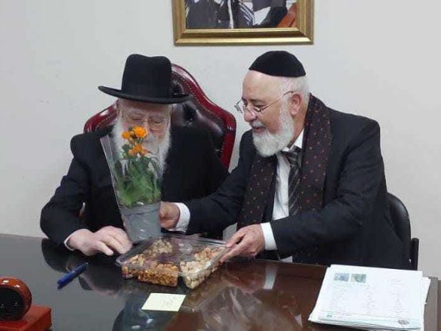 הרב דהן עם הרב פינטו. א. מיכאלי
