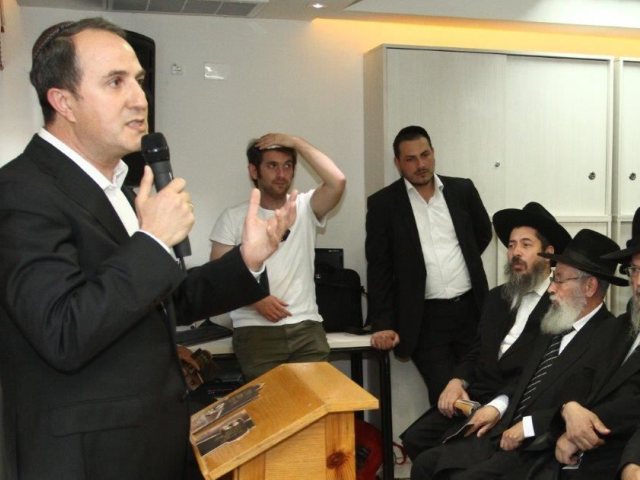 אישיות מופלאה. רה"ע עם הרב שמעון כהן זצל. א' מיכאלי