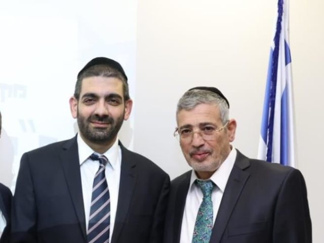 אבידן עם השר לענייני דת הרב מלכיאלי. יעקב כהן