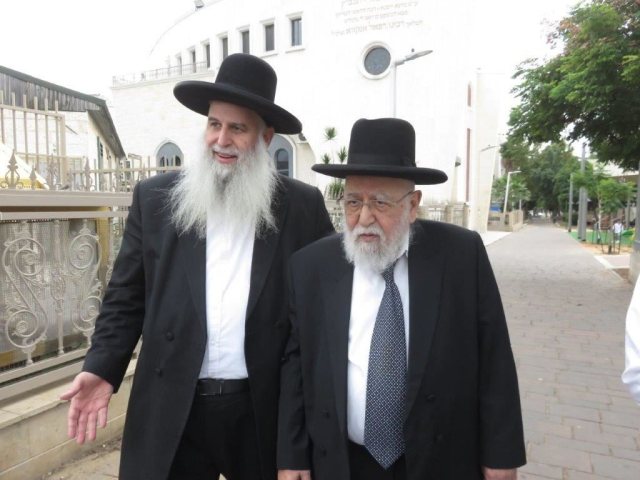 הגרא חפוטה עם הרב אבוחצירא שליטא. א' מיכאלי