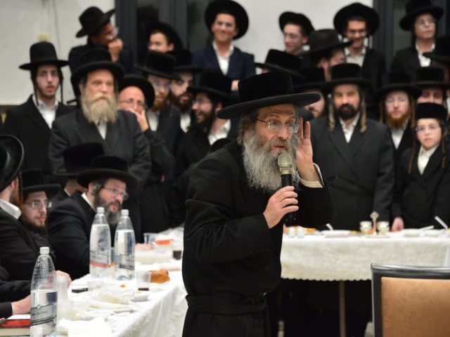 רבי אלימלך בידרמן בסעודת רח אדר. יוסי לוי