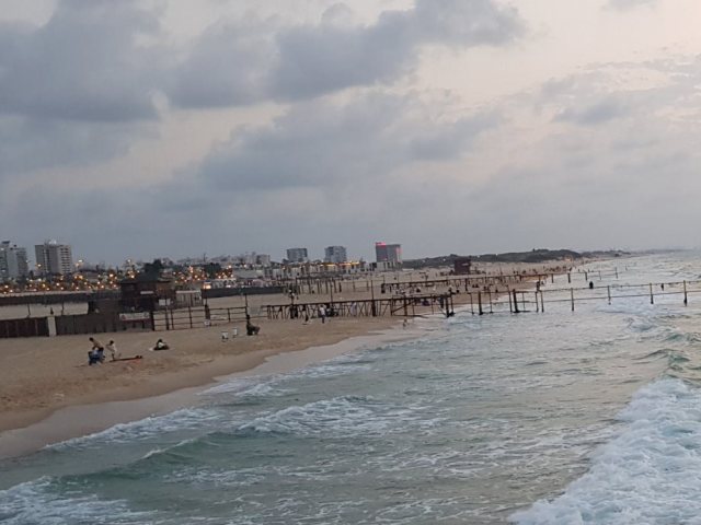החוף הנפרד באשדוד (צילום: עופר אשטוקר)