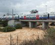 אשדוד נפעמת: נחל לכיש שוצף בעוצמה (וידאו)