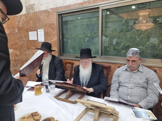 מימין ר"ע ק מלאכי . שוקי לרר