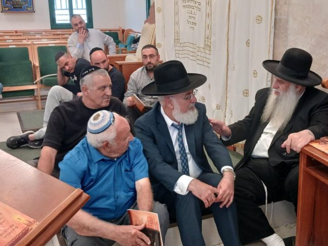 הרב דהן עם רבי מאיר אבוחצירא. מ. מיכאלי