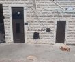 אבנים, שליפת סכין וגרפיטי מחריד על בית הכנסת: הסיוט המתמשך של תושבי רובע ג' 