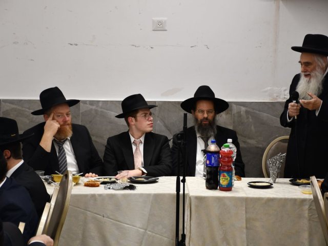 שבע ברכות הרב נוביק. המצלם