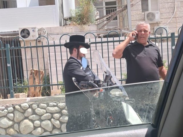 באדיבות המצלם