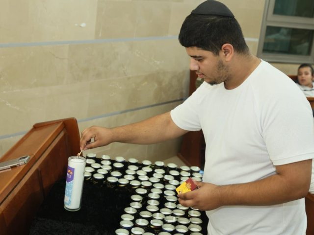 עצרת זכרון זכור לאברהם. אייל לוי