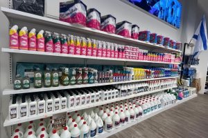 ג'ונסון קלין – חנות חומרי הניקוי וריחות הבוטיק הסודית שכובשת את תושבי אשדוד