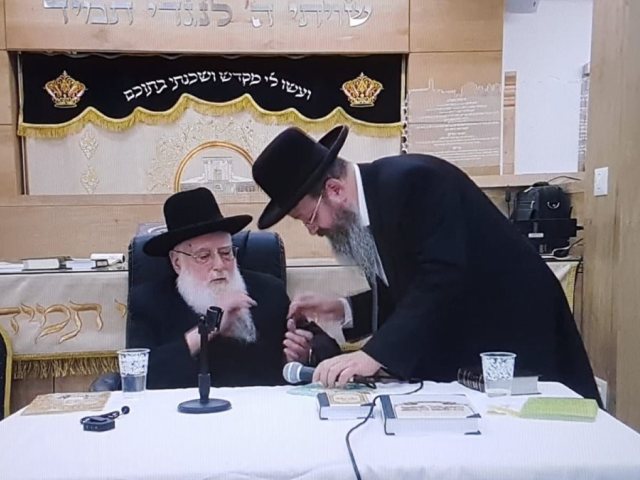 הרב פינטו עם הרב בצרי. א' מיכאלי