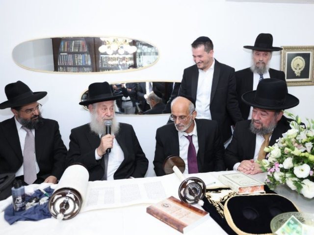 הכנסת ספר תורה תורה אור. ים לביא