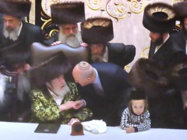 ברכה מהאדמור מויזניץ. המצלם