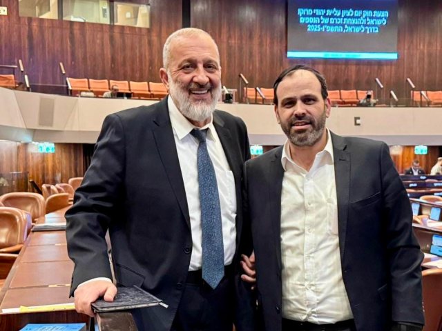 ינון אזולאי ואריה דרעי. באדיבות המצלם