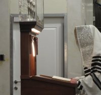 הרבי ממעליץ באמירת סליחות. א.כ