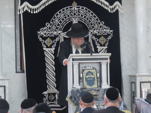 הגאון רבי אביעזר פילץ בעיר