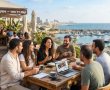 להכיר אנשים חדשים באשקלון: בין קהילה, שגרה והיכרות אונליין