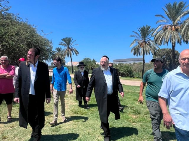 בכירי עיריית ביתר בגני אשדוד