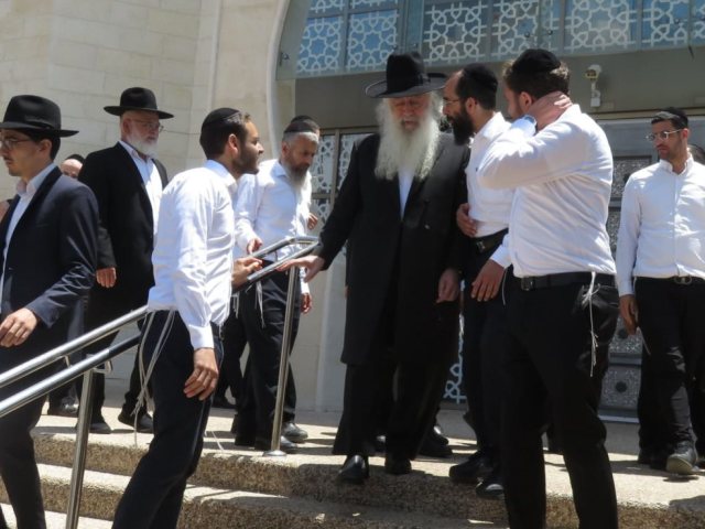 האדמור רבי דוד פינטו. צולם ביום חול בידי שוקי לרר