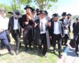 מ"מ רב העיר הרב קלמנוביץ בסיור העירובין. א מיכאלי