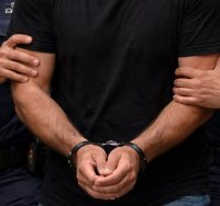 ארכיון המשטרה - מעצר חשוד (אילוסטרציה AI)