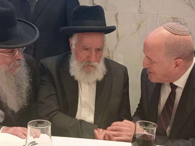 לסרי עם הגרש מחפוד. א' מיכאלי