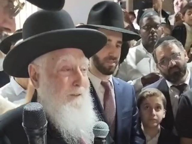 הרב חיים פינטו בפדיון פטר חמור. א' מיכאלי