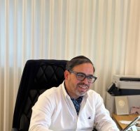  שהחיוך לא  יטעה אתכם. עו"ד מאיר בן סימון. יחצ