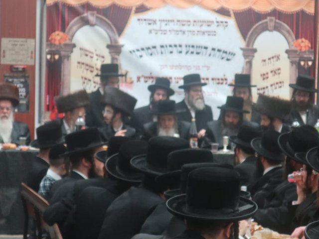 שמחת רב קהילת ויזניץ. צילום: פרטי